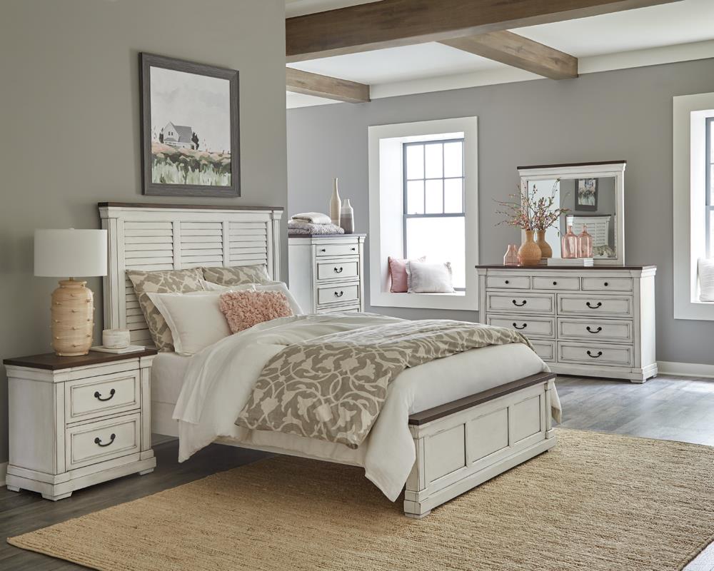 Hillcrest 4-piece Eastern King Panel Bedroom Set White and Dark Rum Half Price Furniture