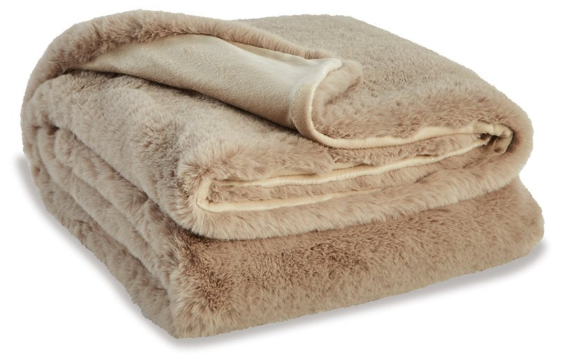 Gariland Throw (Set of 3) - Half Price Furniture