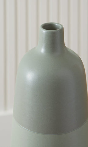 Peerland Vase - Half Price Furniture