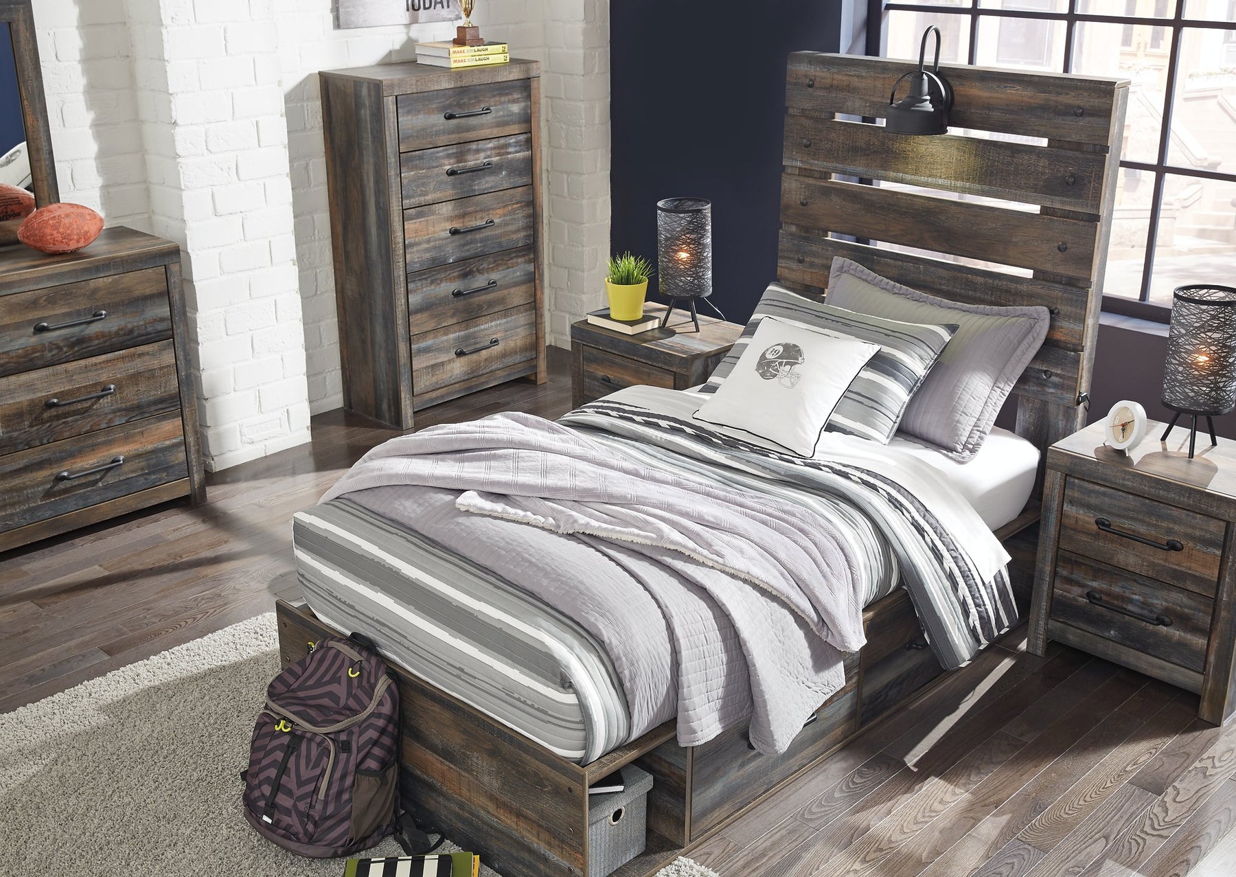 Drystan Bed with 4 Storage Drawers - Half Price Furniture