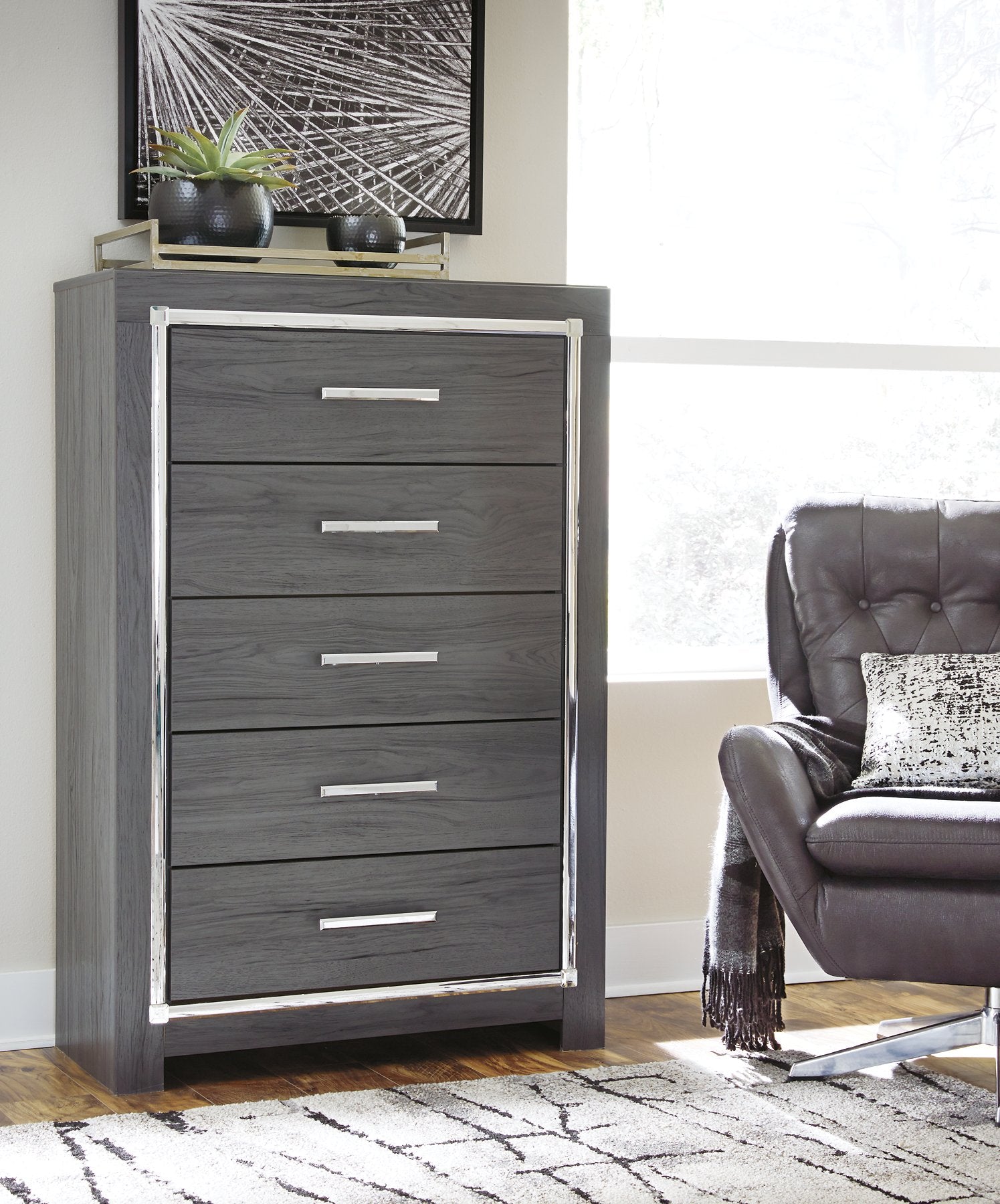 Lodanna Chest of Drawers - Half Price Furniture