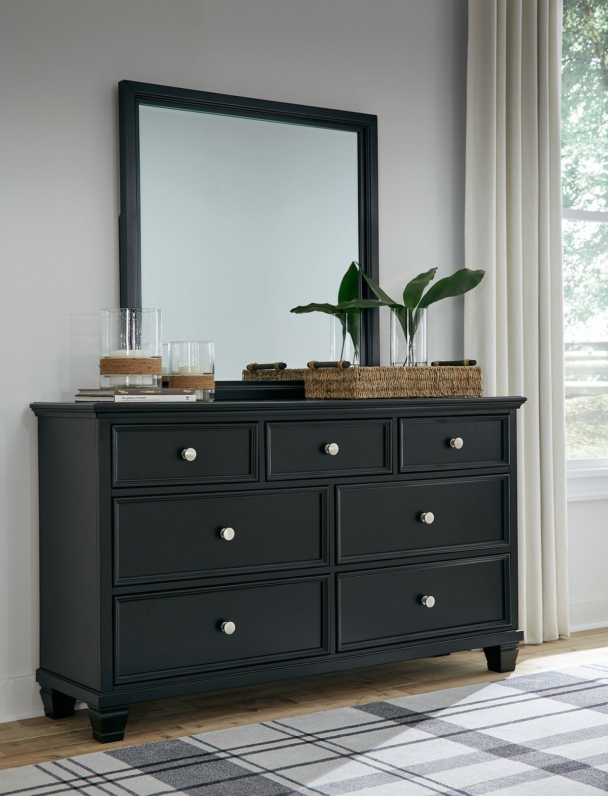 Lanolee Dresser and Mirror - Half Price Furniture