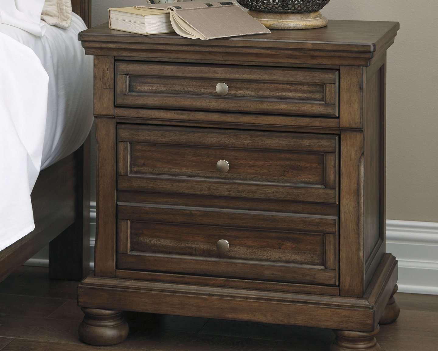 Flynnter Nightstand - Half Price Furniture