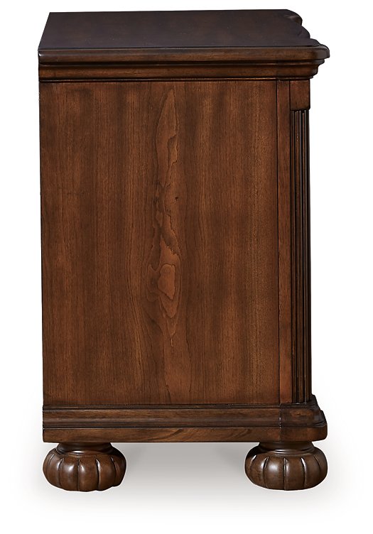 Lavinton Nightstand - Half Price Furniture