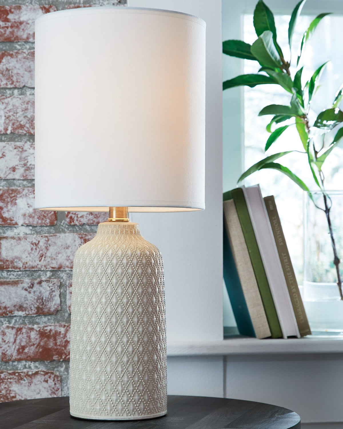 Donnford Table Lamp - Half Price Furniture