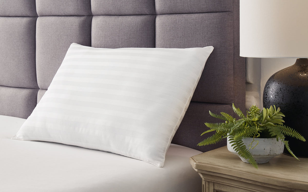 Zephyr 2.0 Pillow (Set of 2)(9/Case)  Half Price Furniture