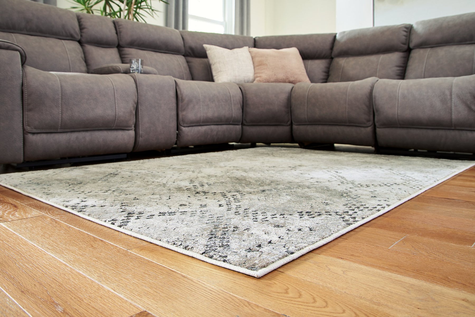 Poincilana 5' x 7' Rug - Half Price Furniture