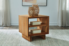 Dressonni End Table - Half Price Furniture